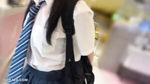 Sex in uniform with a slender girl is a summer traditio